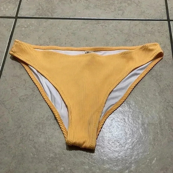 Cupshe Ribbed Bikini Bottom Size M - Picture 2 of 7